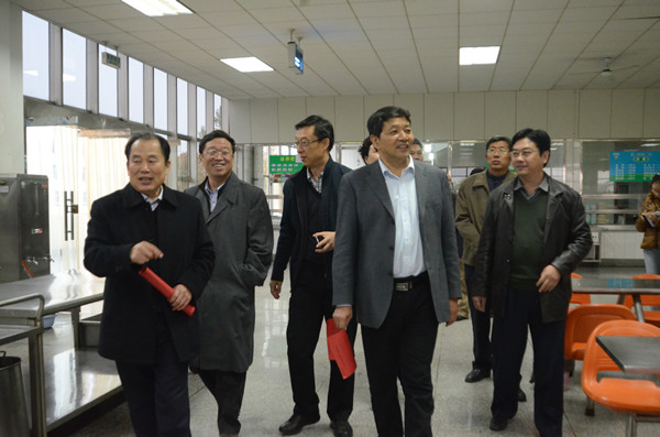 <a href='/2014/1113/c4959a231579/page.htm' target='_blank' title='省民委领导到我校调研少数民族学生就餐工作'>省民委领导到我校调研少数民族学生就餐工作</a>