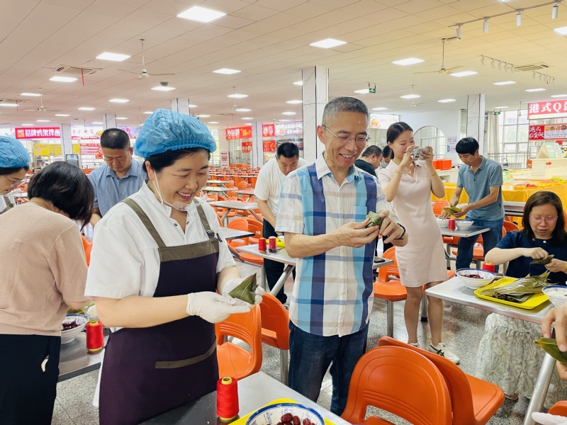 <a href='/2026/0618/c4959a566953/page.htm' target='_blank' title='饮食服务中心党支部开展特色主题党日活动'>饮食服务中心党支部开展特色主题党日活动</a>
